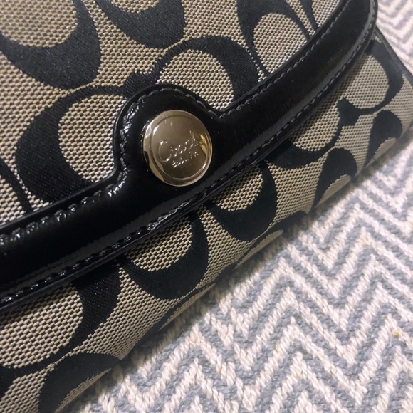 Large Classic Coach Wallet - Picture 6 of 10